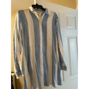Tommy Bahama Blue and White Casual Swim Cover Up.
55% Linen 
45% Viscose